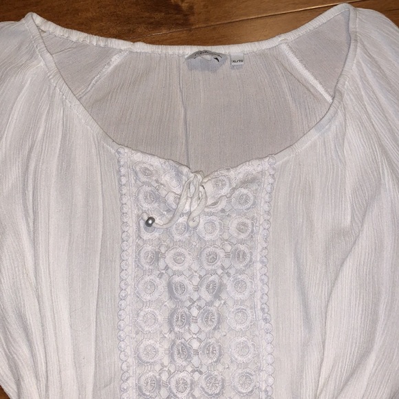 Summer Blouse - Picture 2 of 6